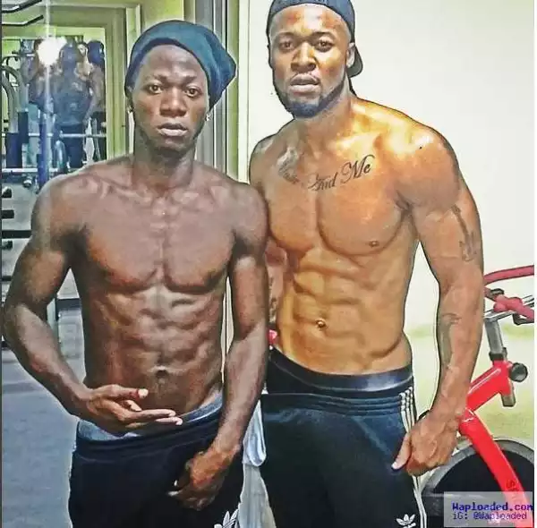 Photo: Flavour Shows Off His Rock Hard Abs